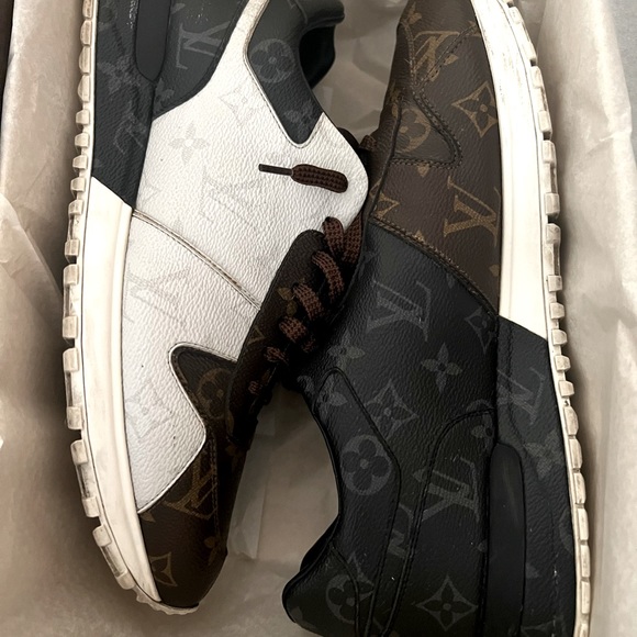 LV Runaway Tri Color Sneaker Size (LV 8) US 9 Pre Owned! - Picture 3 of 10